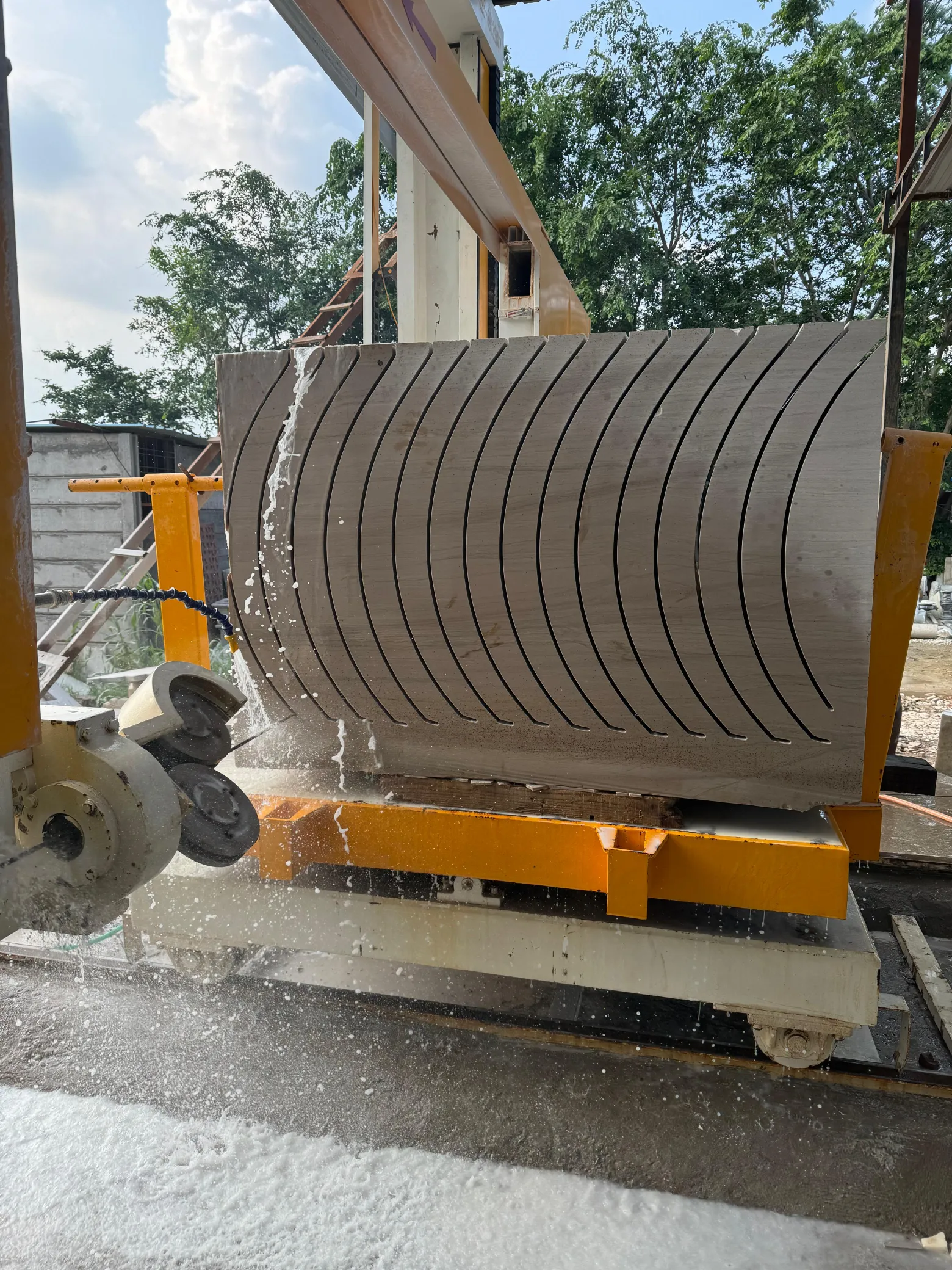 Granite knot sculpture cut on the CNC wire saw