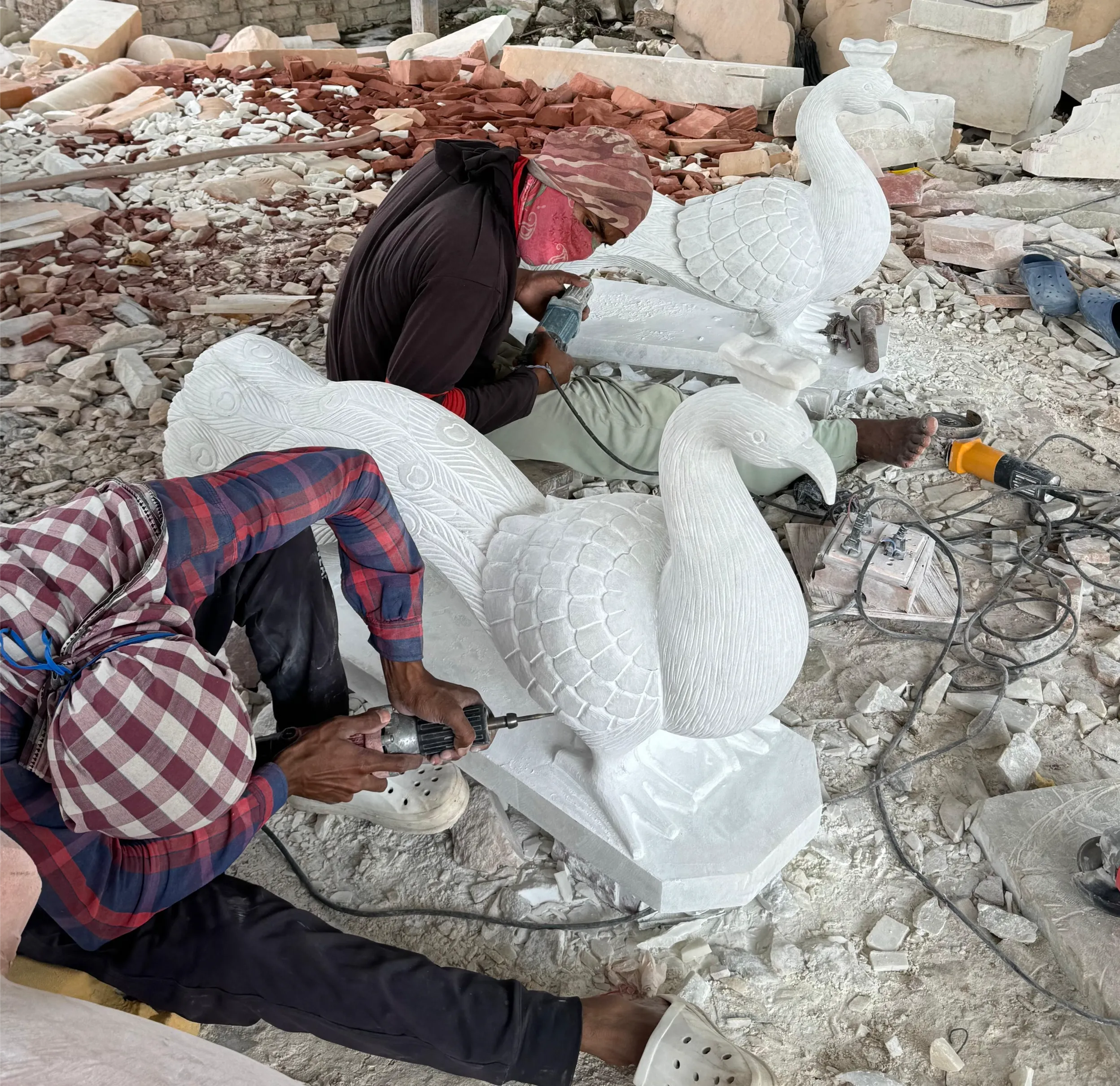 Decorative marble bird sculptures