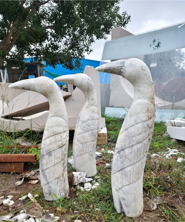 Decorative marble bird sculptures