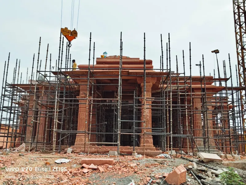 Carved sandstone temple mandapa on scaffolding – Sant Ravidas Temple, Sagar