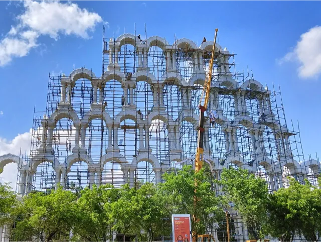 Arch gateway under construction against a blue sky – Toran Dwar – Gateway of Rajasthan, Jaipur